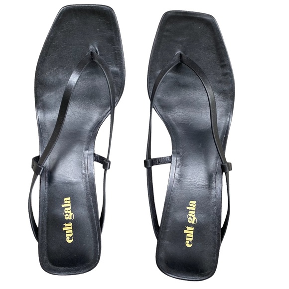 The Gaia Pointed Toe Block Heel Bootie | Black